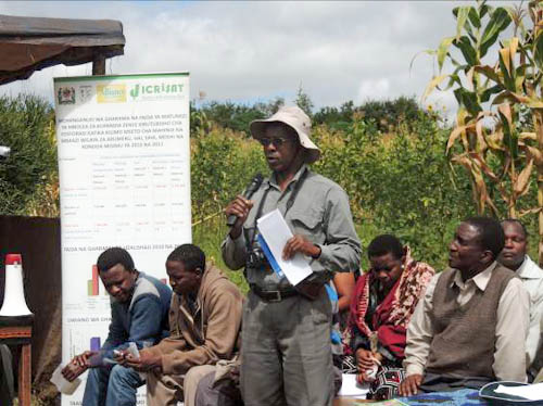 Ngulu (standing) during a Farmers Field day in Sabilo village in Babati